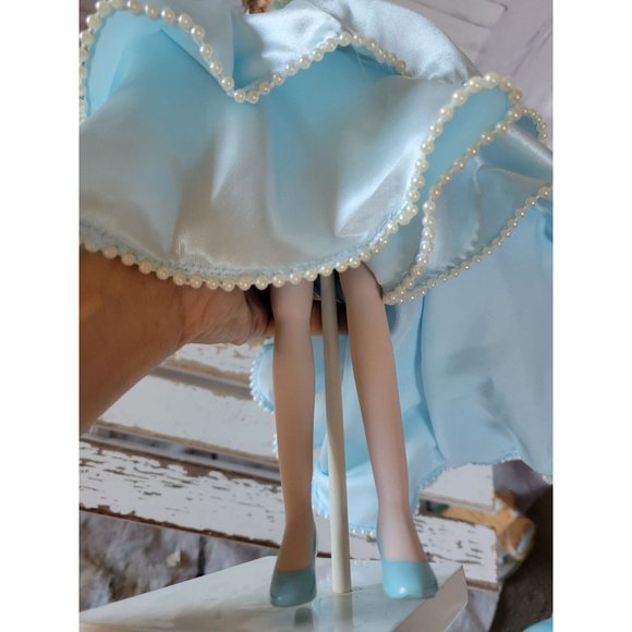 Rustie redhead porcelain doll 15-in evening dress - Picture 10 of 11